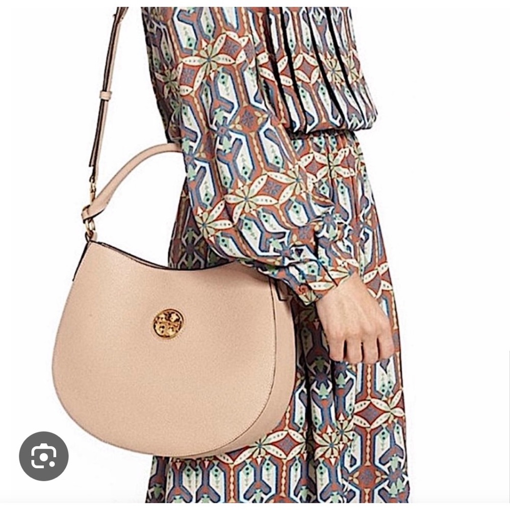New Tory Burch Carson Hobo in "Dune Sand" - tag off.